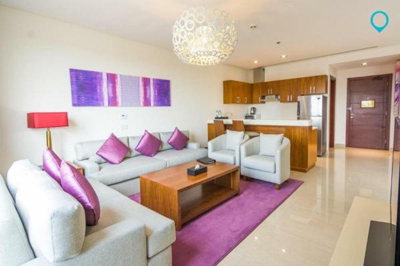 Somewhere Hotel Al Ahsa Al-Hofuf Exterior foto A living room in a serviced apartment in Dubai, United Arab Emirates